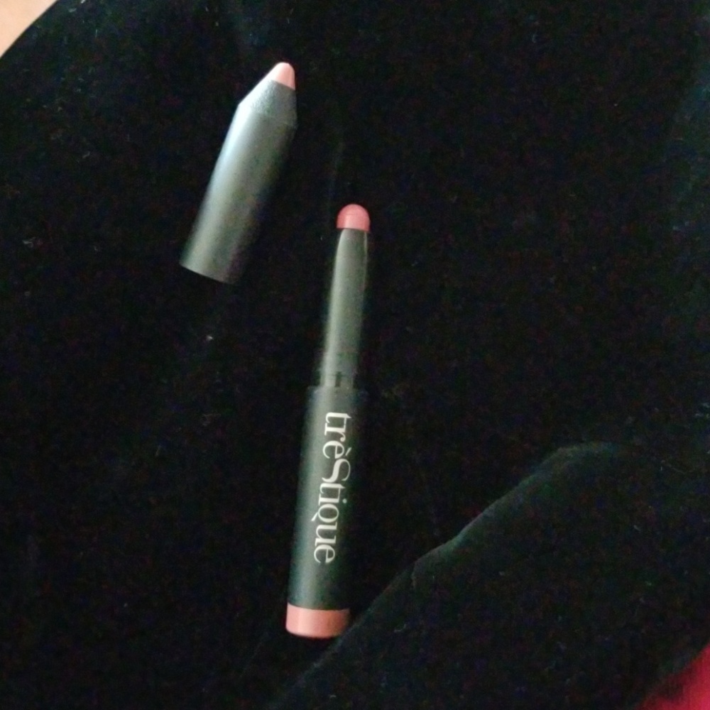 Mini matte lipstick
